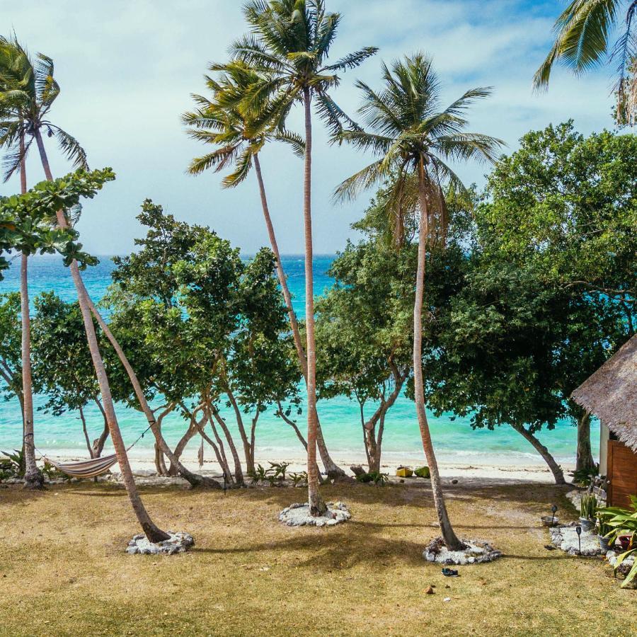 Whispering Palms - Absolute Beachfront Villas Port Vila Exterior photo
