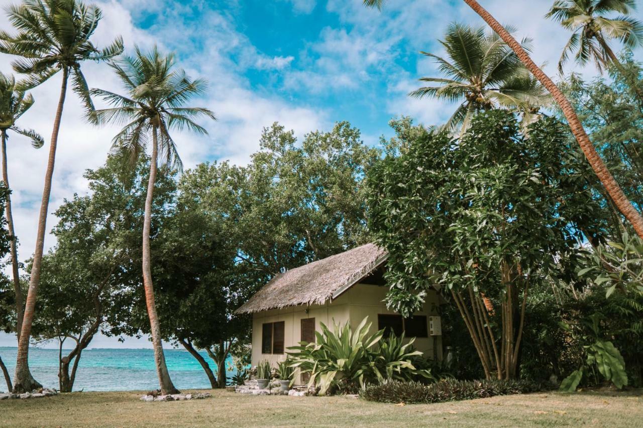 Whispering Palms - Absolute Beachfront Villas Port Vila Exterior photo